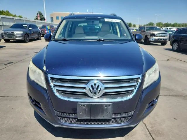 2011 VOLKSWAGEN TIGUAN S  