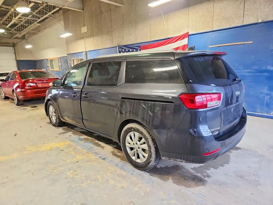 2018 KIA SEDONA LX  