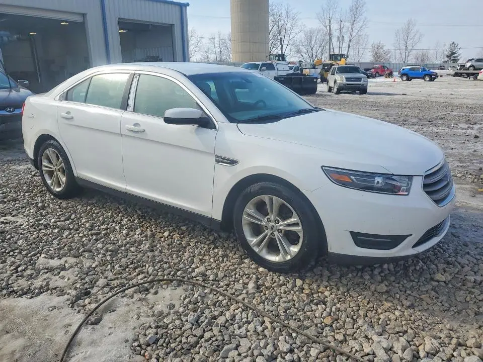 2017 FORD TAURUS SEL  