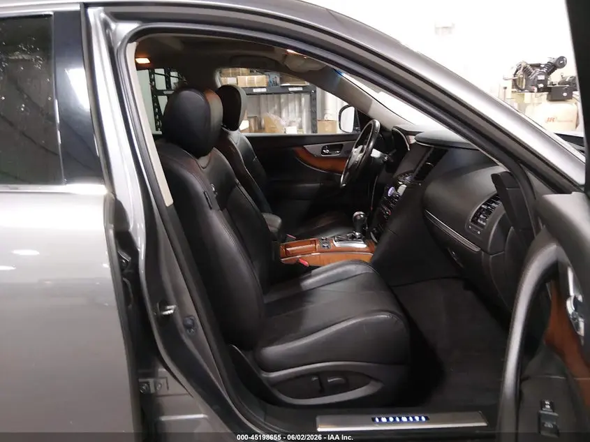 2014 INFINITI QX70  