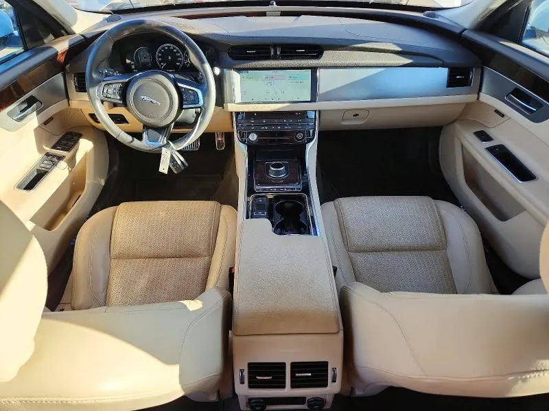 2019 JAGUAR XF PRESTIGE  