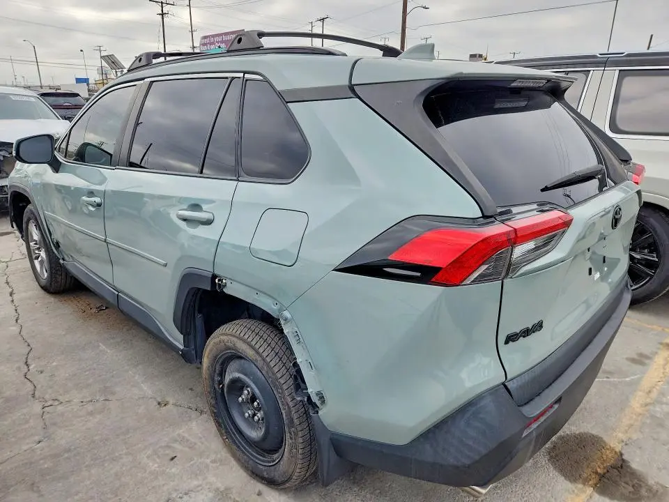 2023 TOYOTA RAV4 XLE  