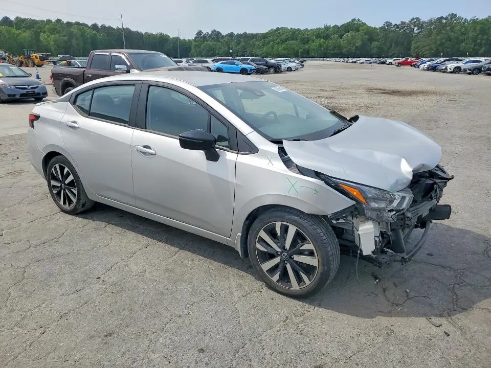 2021 NISSAN VERSA SR  