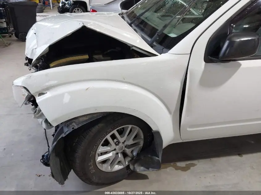 2017 NISSAN FRONTIER SV