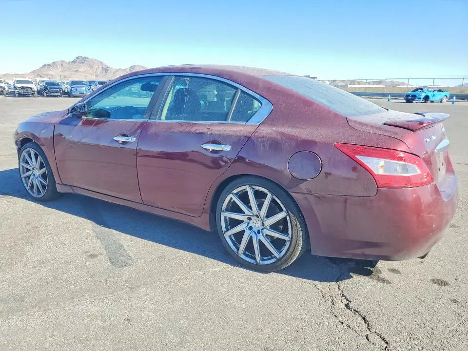 2010 NISSAN MAXIMA S  