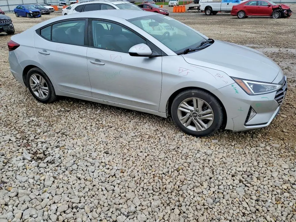 2019 HYUNDAI ELANTRA SEL  