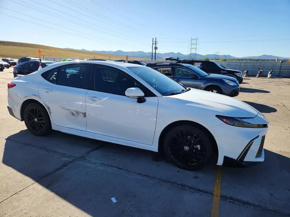 2025 TOYOTA CAMRY SE  