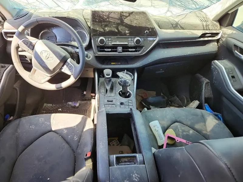 2026 TOYOTA HIGHLANDER XLE  