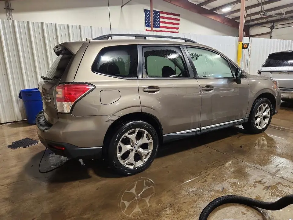 2017 SUBARU FORESTER   