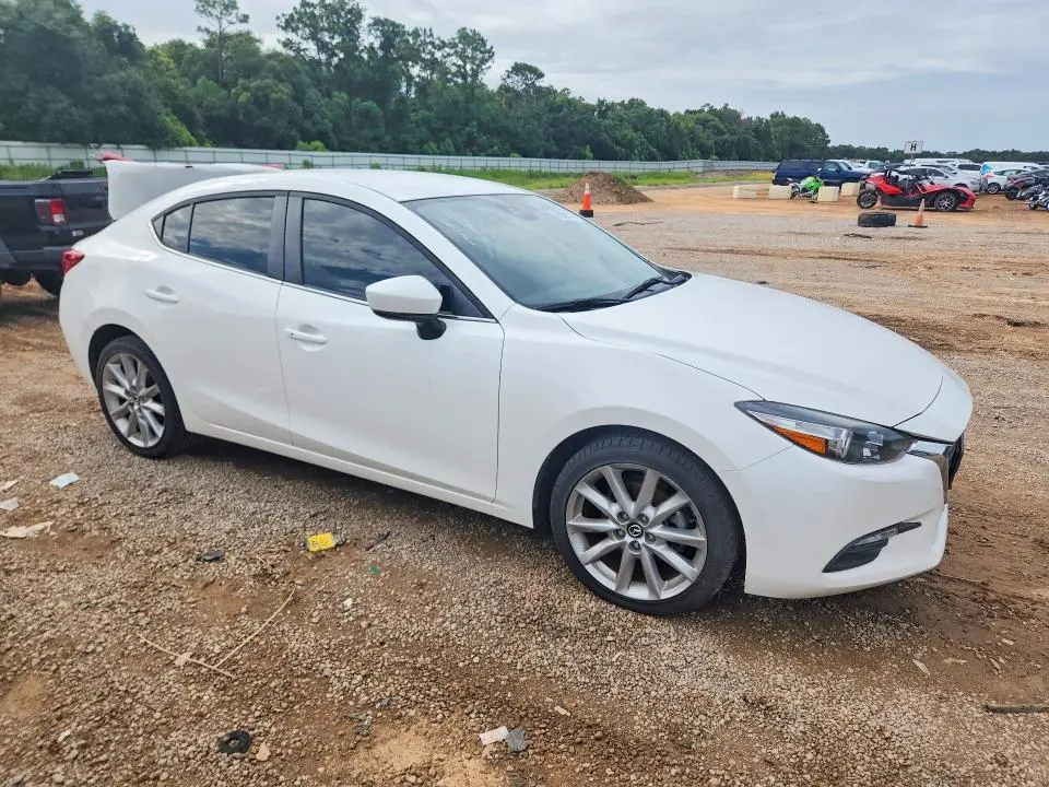 2017 MAZDA 3 TOURING  