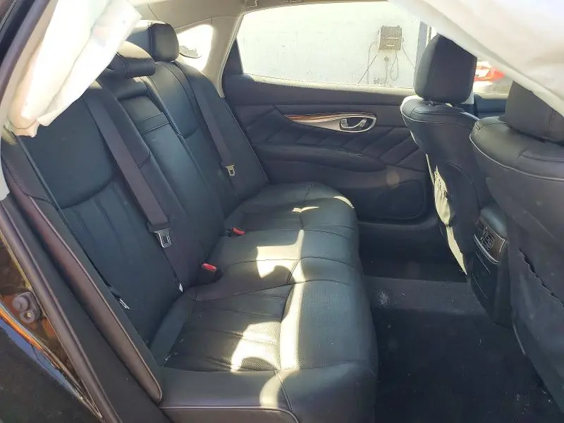 2015 INFINITI Q70L 3.7  