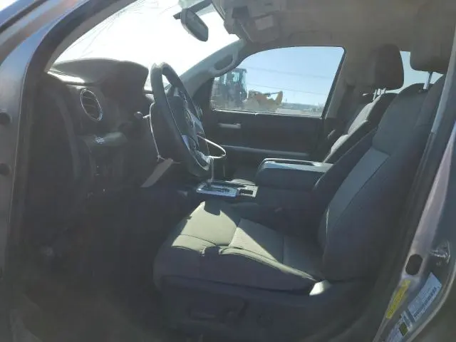 2017 TOYOTA TUNDRA CREWMAX SR5  