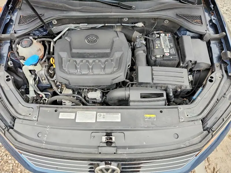 2018 VOLKSWAGEN PASSAT SE  