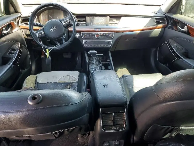 2017 KIA CADENZA PREMIUM  