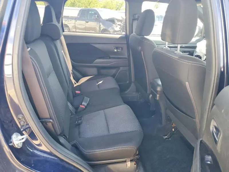 2018 MITSUBISHI OUTLANDER SE  