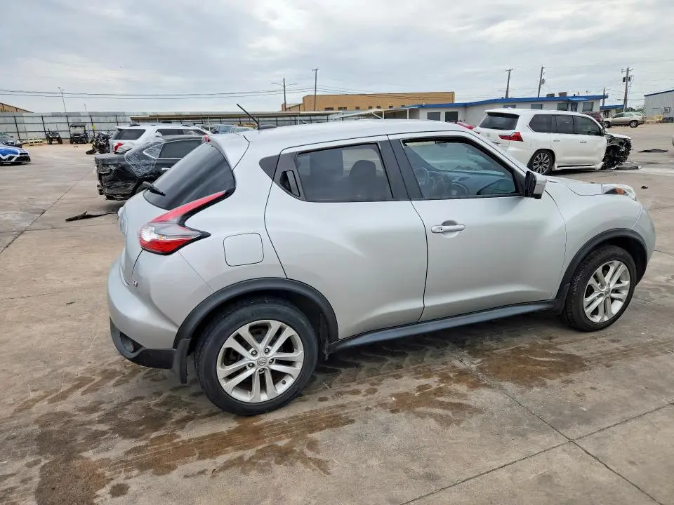 2015 NISSAN JUKE SV  