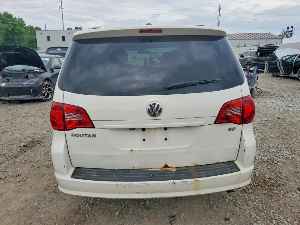 2012 VOLKSWAGEN ROUTAN SE  