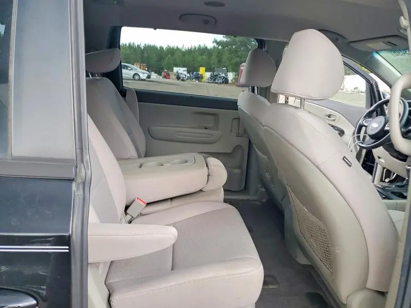 2016 KIA SEDONA LX  