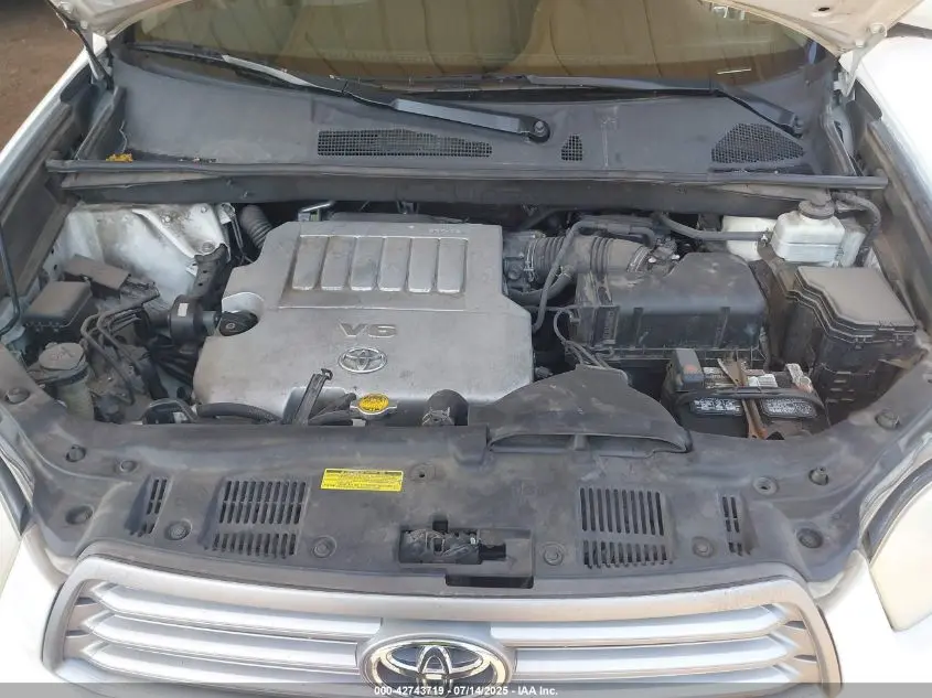 2010 TOYOTA HIGHLANDER SE V6