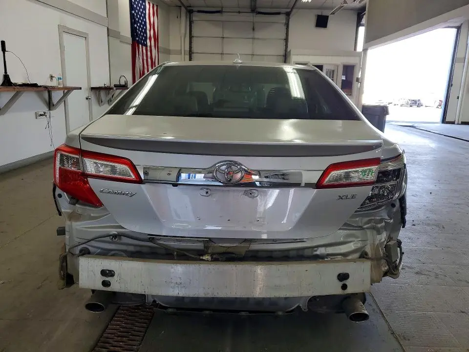 2014 TOYOTA CAMRY XLE V6  