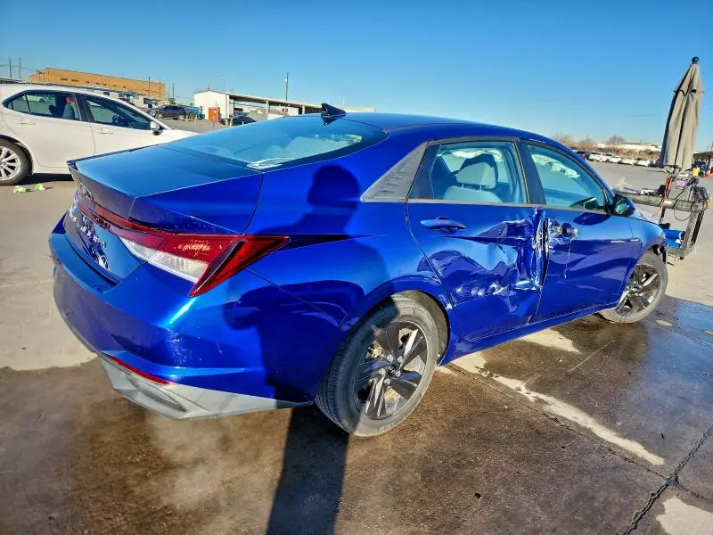 2021 HYUNDAI ELANTRA SEL  