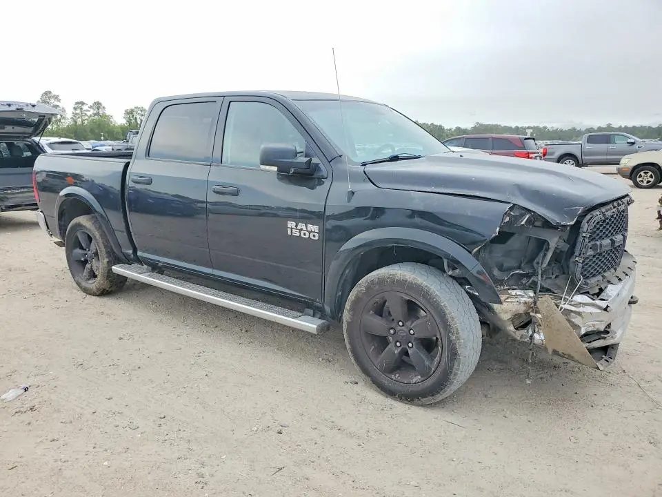 2015 RAM 1500 SLT  