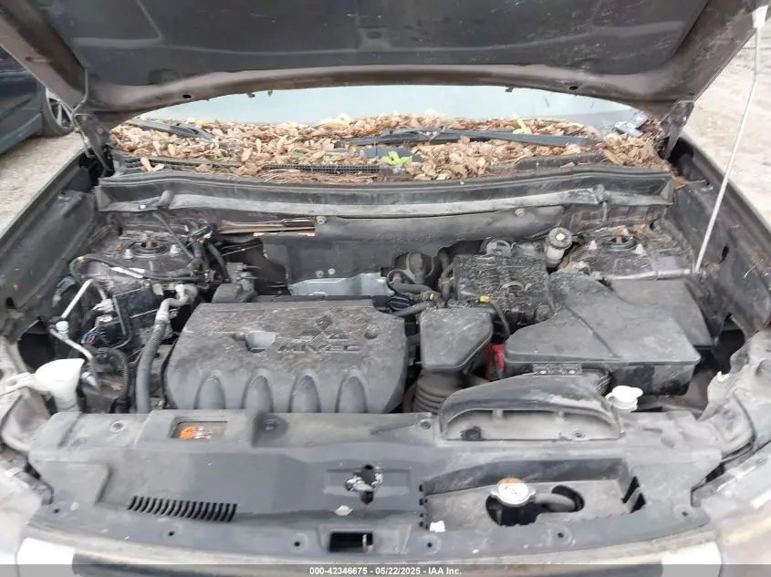 2016 MITSUBISHI OUTLANDER SE