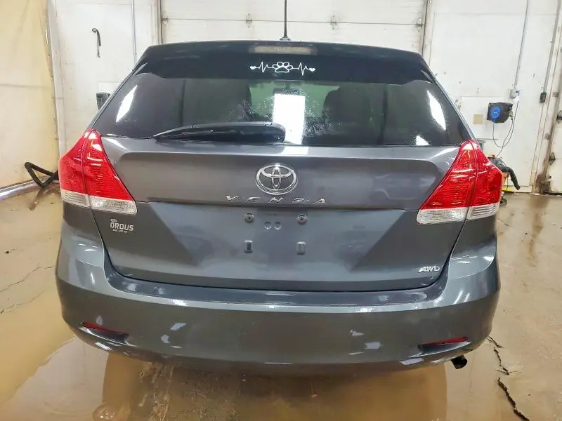 2010 TOYOTA VENZA   