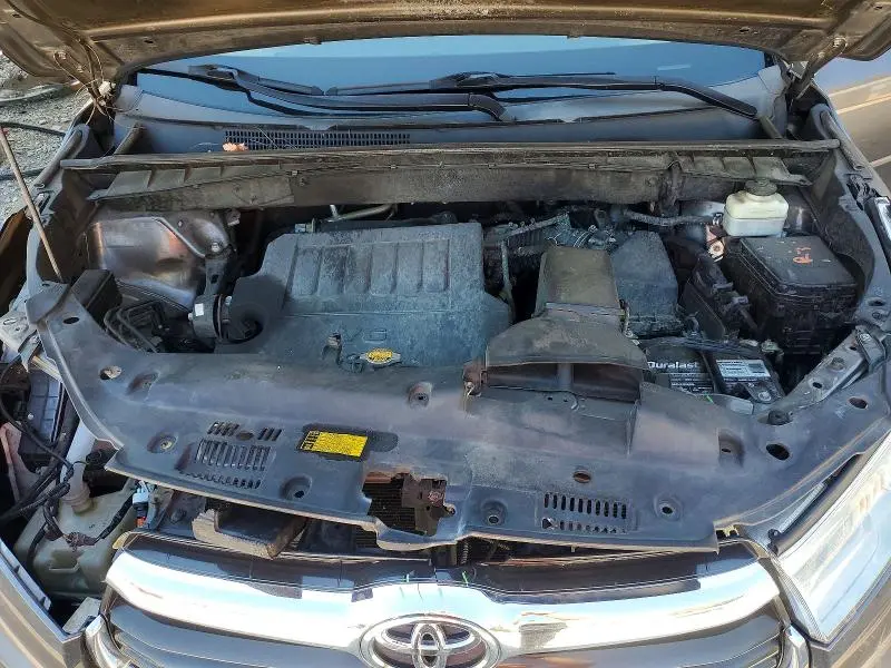 2015 TOYOTA HIGHLANDER XLE  