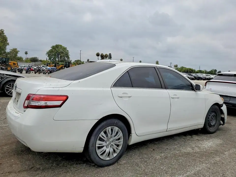 2010 TOYOTA CAMRY LE  