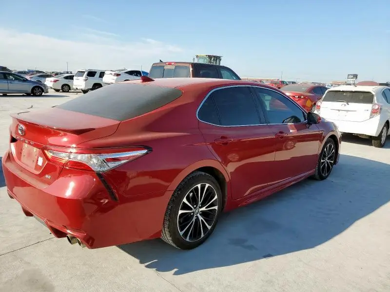 2020 TOYOTA CAMRY SE  
