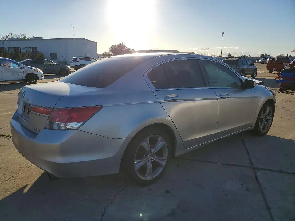 2011 HONDA ACCORD SE  