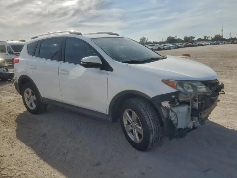 2014 TOYOTA RAV4 XLE  