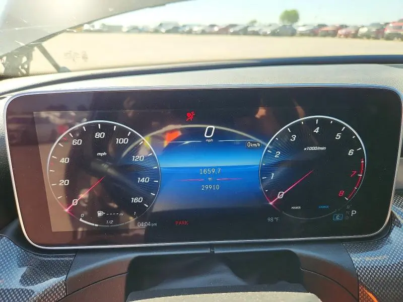 2024 MERCEDES-BENZ C 300  