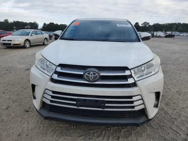 2017 TOYOTA HIGHLANDER LE  