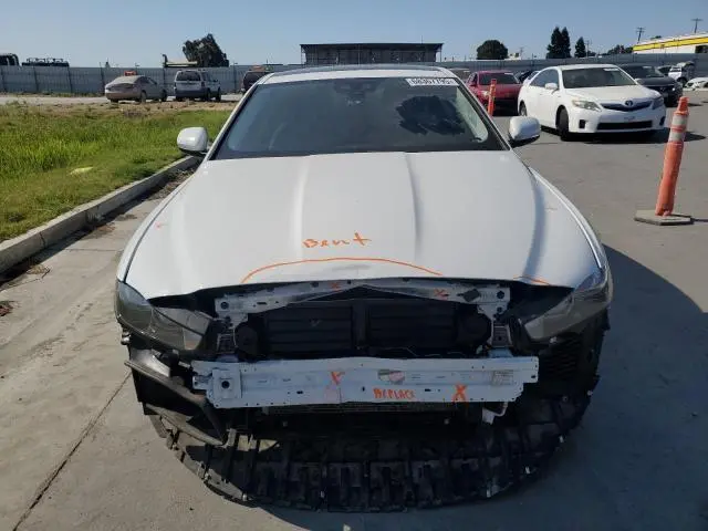 2019 JAGUAR XE