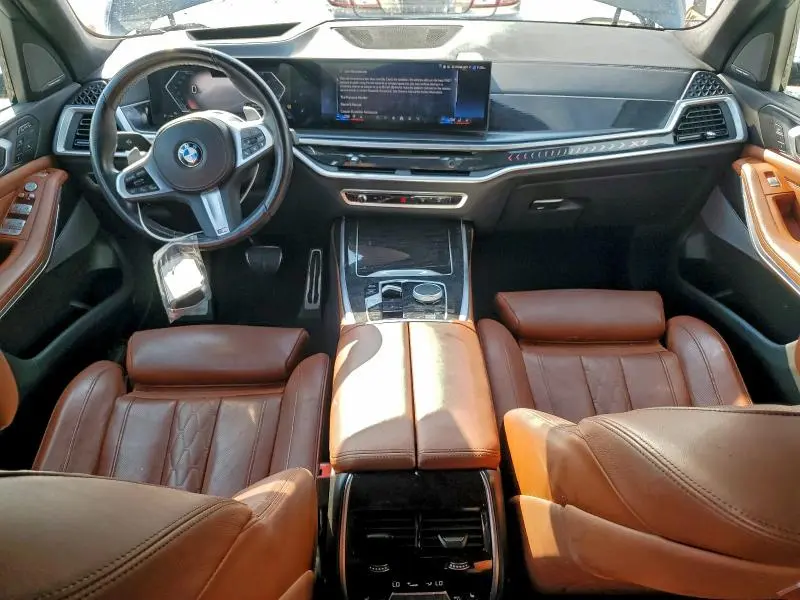 2024 BMW X7   