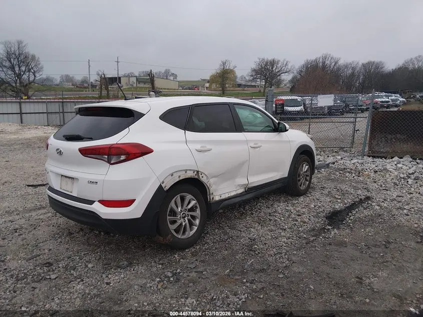 2017 HYUNDAI TUCSON SE