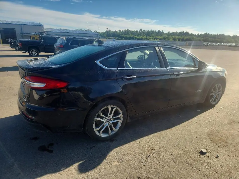 2019 FORD FUSION TITANIUM  