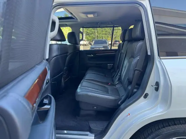 2016 LEXUS LX 570  