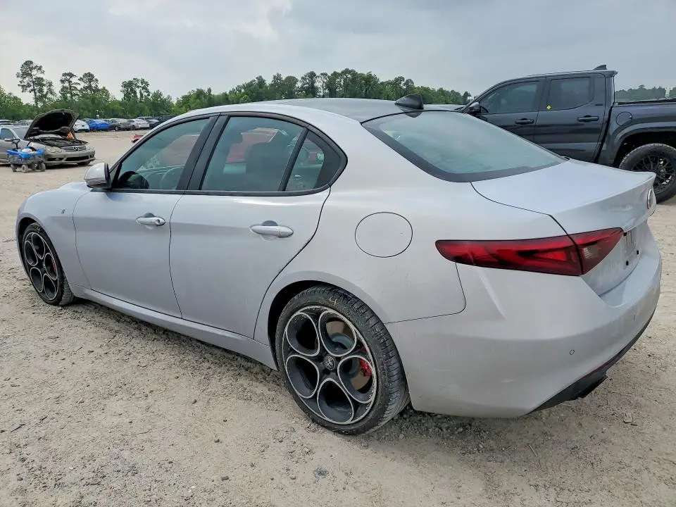2022 ALFA ROMEO GIULIA SUPER  