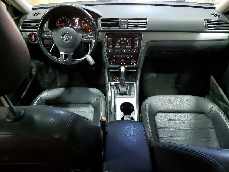 2015 VOLKSWAGEN PASSAT SE  