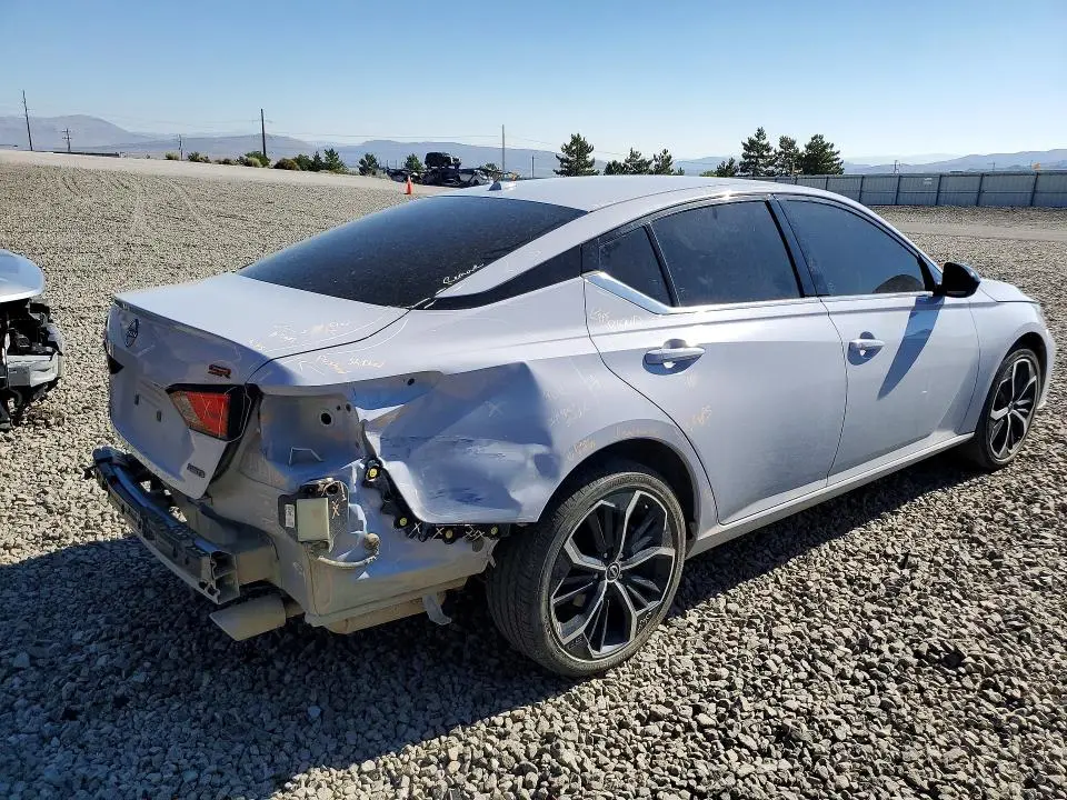 2024 NISSAN ALTIMA SR  