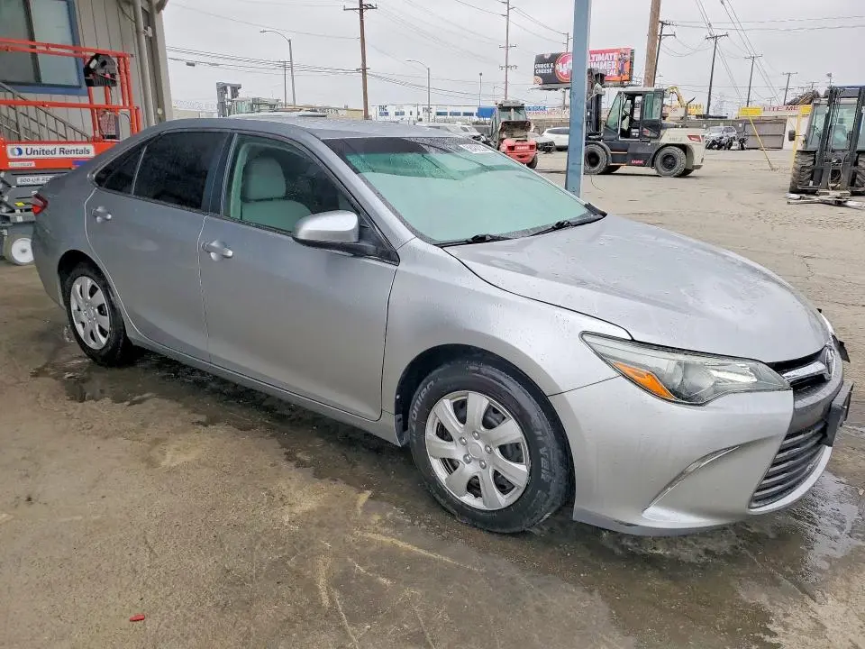 2015 TOYOTA CAMRY LE  