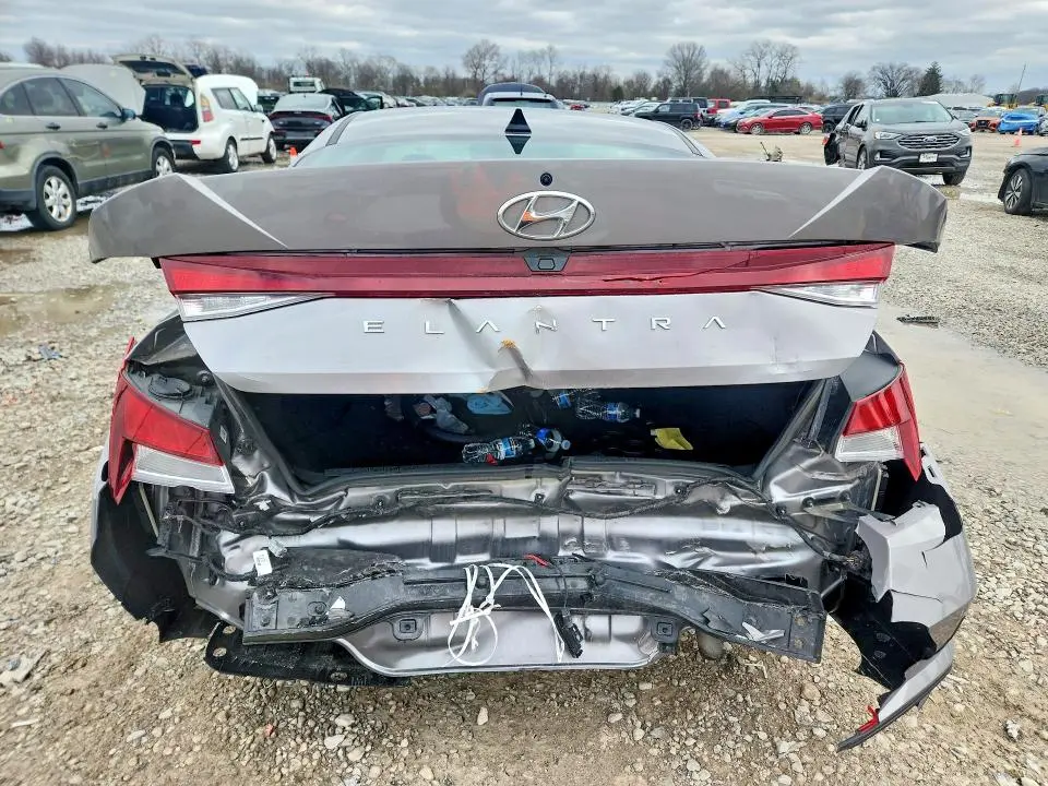 2023 HYUNDAI ELANTRA SEL  