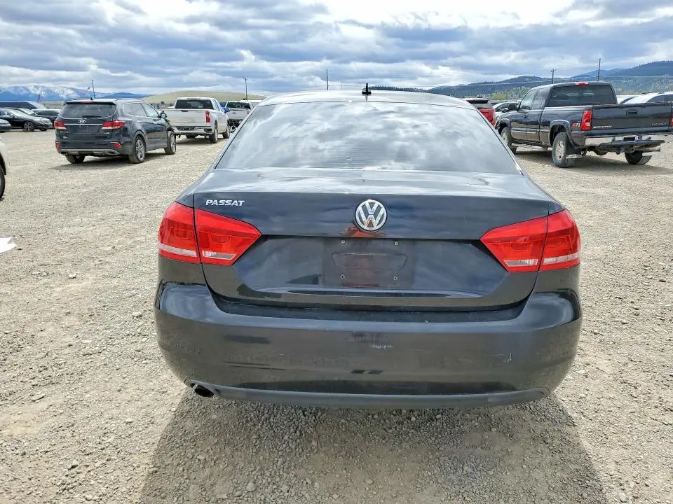 2013 VOLKSWAGEN PASSAT S  