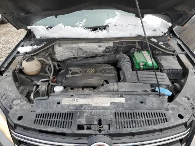 2013 VOLKSWAGEN TIGUAN S  