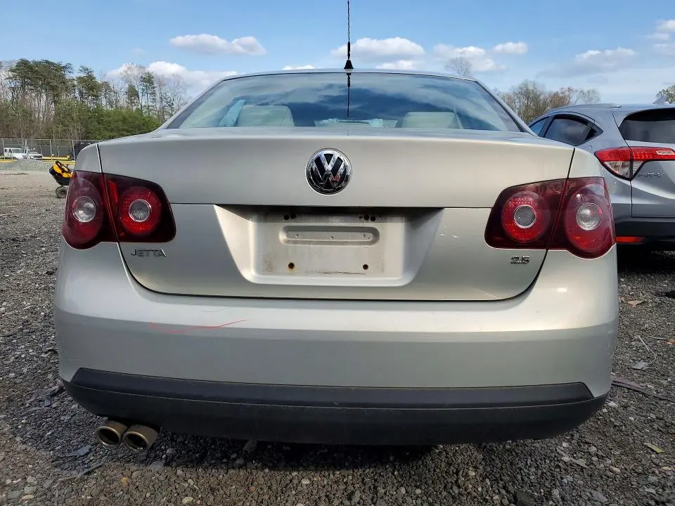 2010 VOLKSWAGEN JETTA SE  