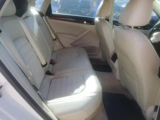 2013 VOLKSWAGEN PASSAT SEL  
