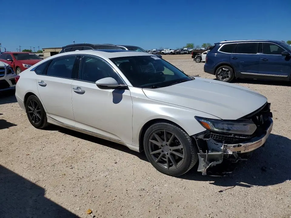 2018 HONDA ACCORD TOURING  